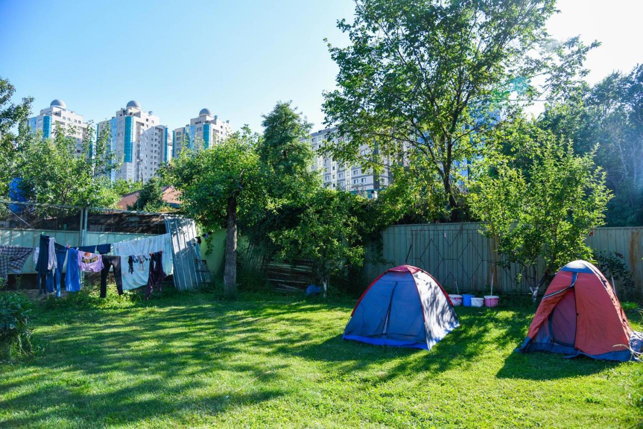 "European" Backpackers Hostel In Almaty Exterior photo